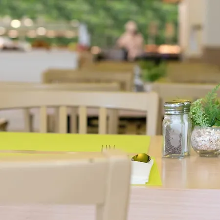 Houm Nets - Adults Only