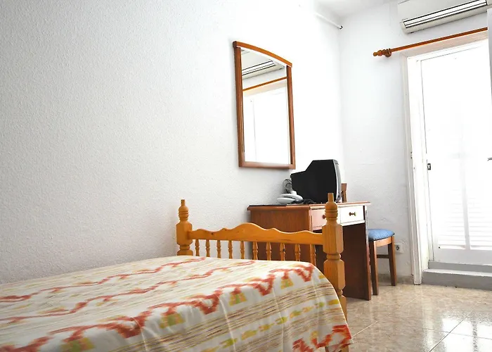 Houm Nets - Adults Only