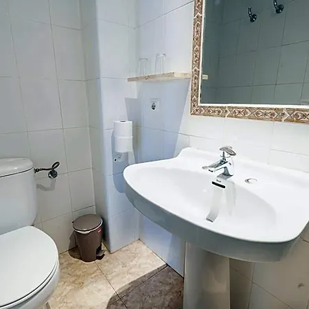 Houm Nets - Adults Only 2*