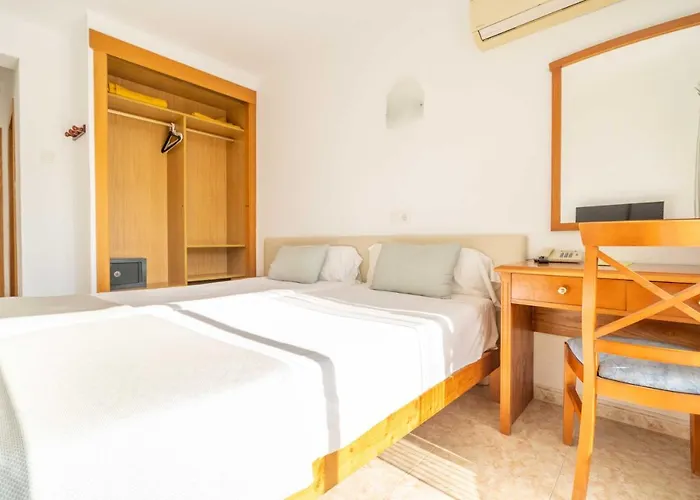 Houm Nets - Adults Only 2*