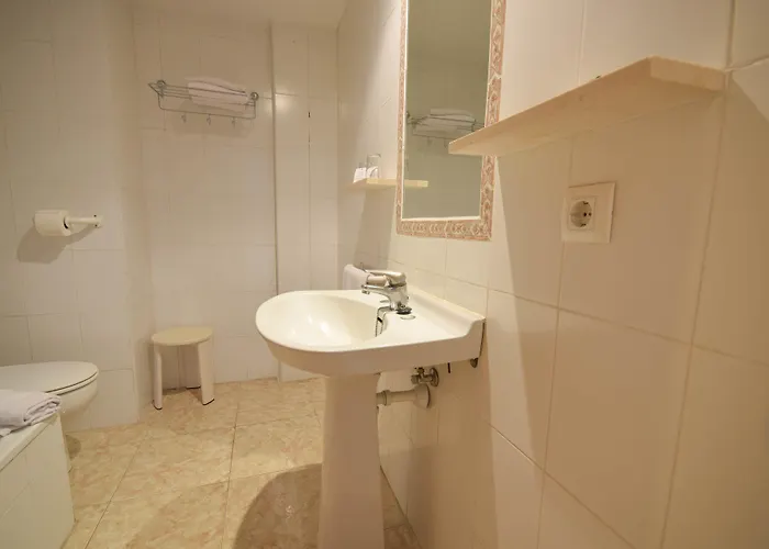 Houm Nets - Adults Only