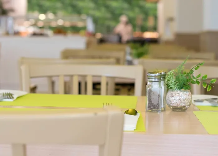 Houm Nets - Adults Only