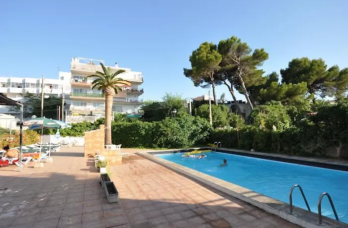 Houm Nets - Adults Only 2*