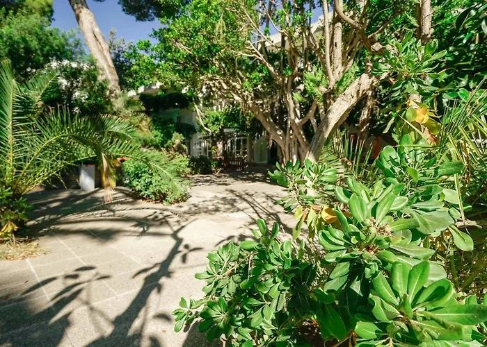 Houm Nets - Adults Only Hotel