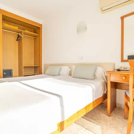 Houm Nets - Adults Only 2*